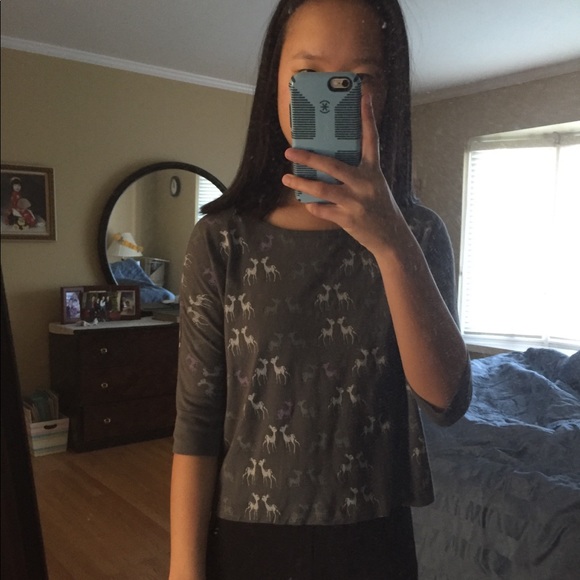 Deer Top - Picture 2 of 2